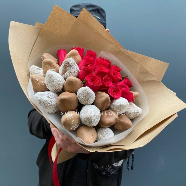 Розы и клубника в шоколаде Мерси в Ангарске