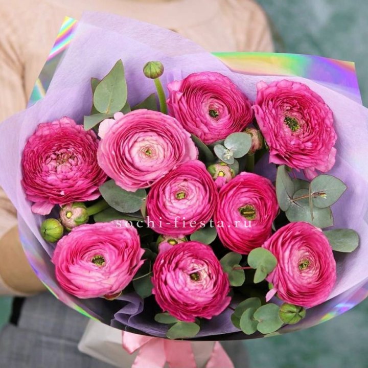 Ранункулюсы с эвкалиптом №2 в Ангарске