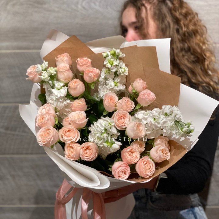 Букет бомбасти и маттиола в Ангарске