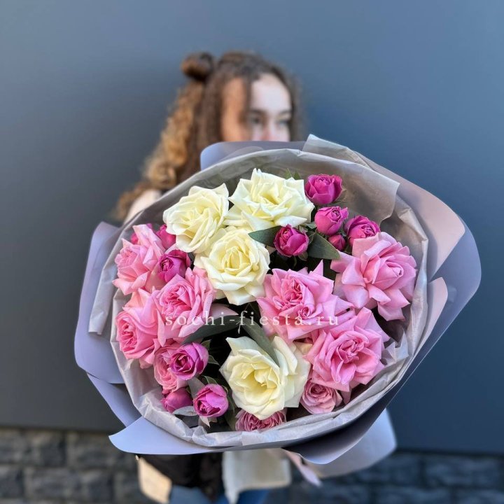 Букет французских и пионовидных роз в Ангарске