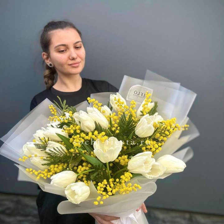 Букет тюльпанов и мимозы в Ангарске