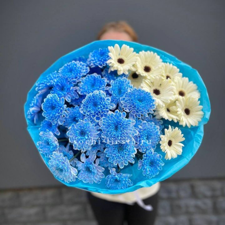 Букет хризантем и гербер в Ангарске