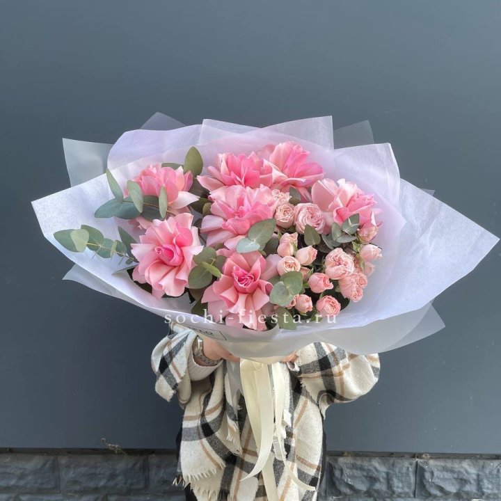 Букет французских и пионовидных роз  в Ангарске