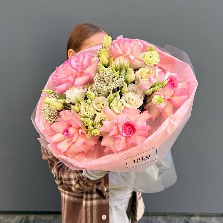 Букет "Розы с эустомой" в Ангарске