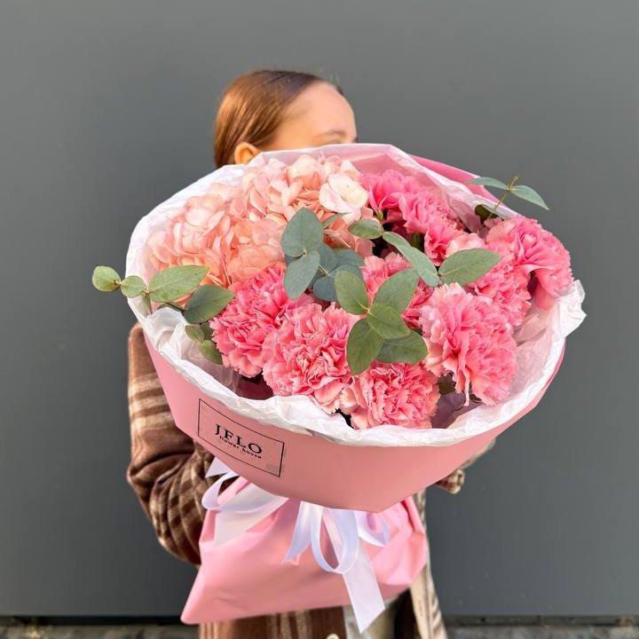 Дуо диантусы и гортензия в Ангарске