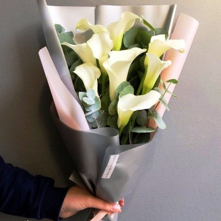 Каллы с эвкалиптом в Ангарске