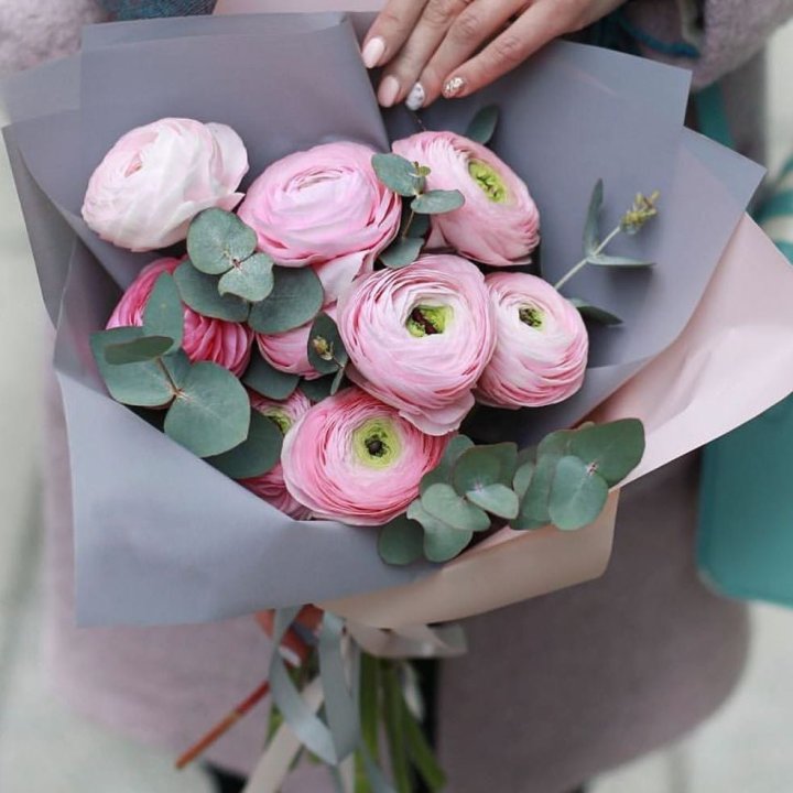 Ранункулюсы с эвкалиптом №1 в Ангарске