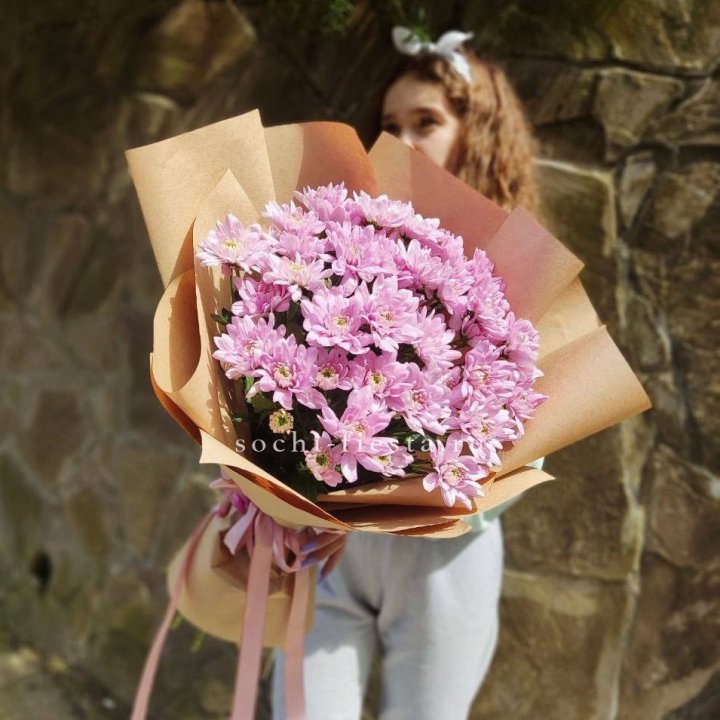 Букет хризантем в крафте в Ангарске