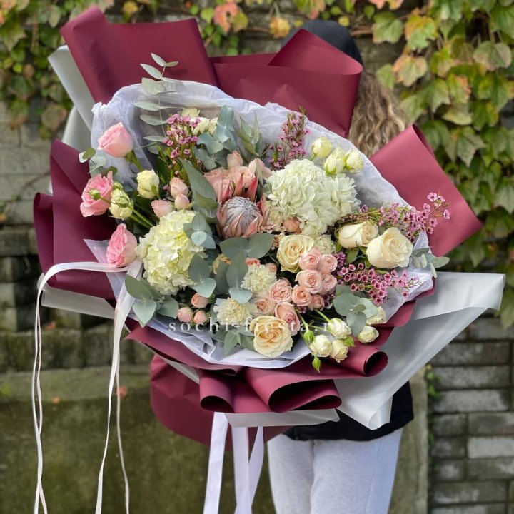 Авторский букет с протеей №1 в Ангарске