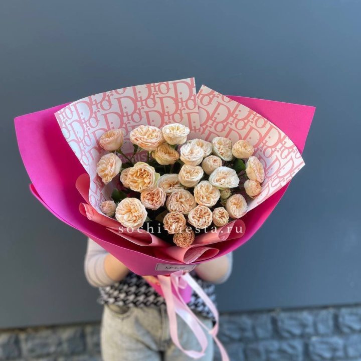 9 пионовидных роз в Ангарске