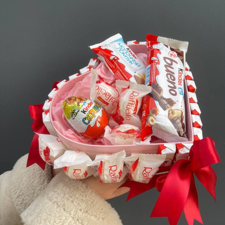 Бокс киндерами и раффаэлло в Ангарске