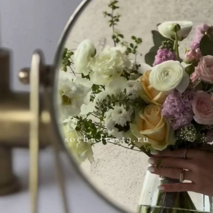 Цветочная подписка "Пакет средний" в Ангарске