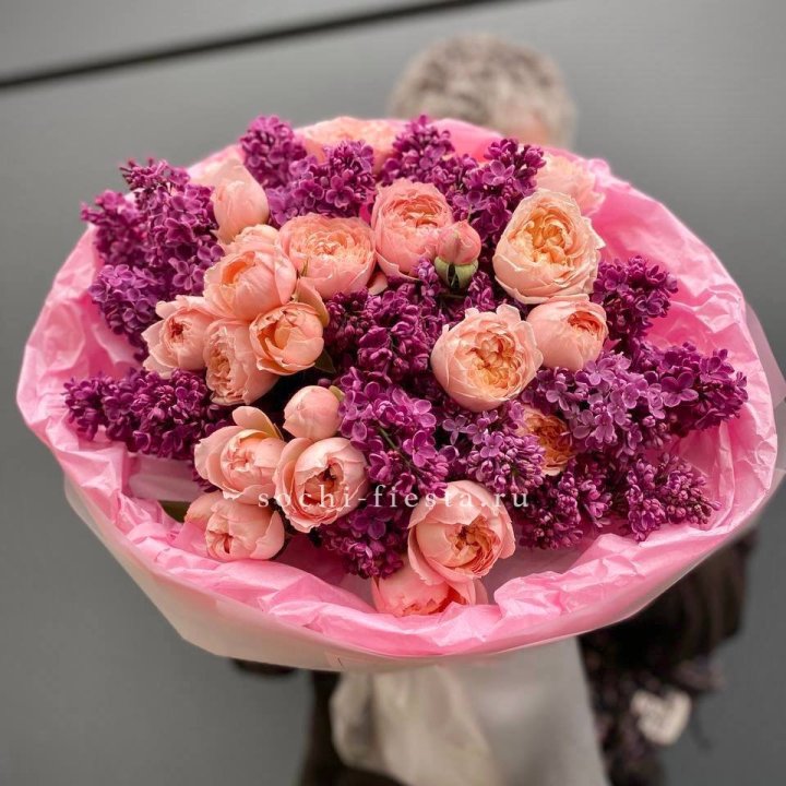  Дуо букет из кустовых роз и сирени в Ангарске