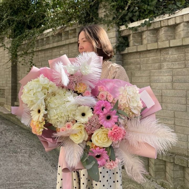 Дизайнерский букет "Валенсия" в Ангарске