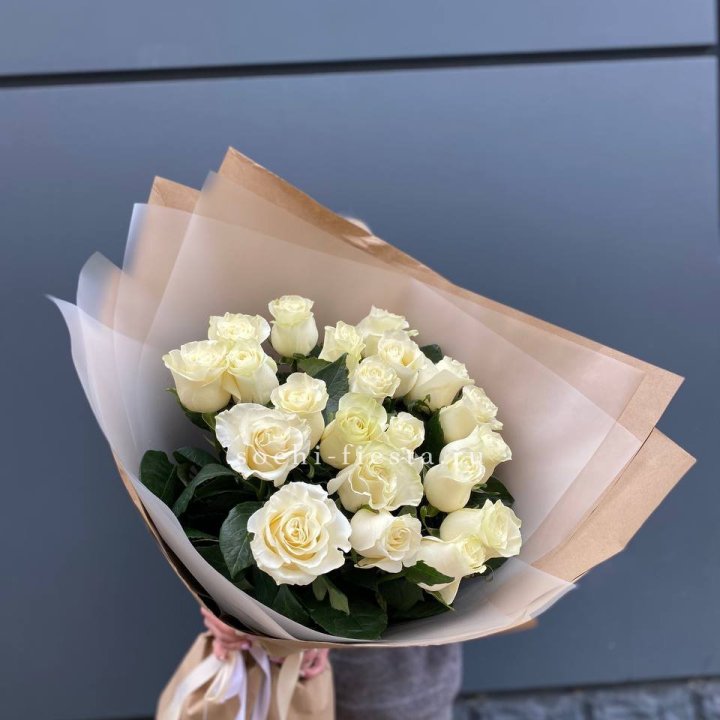  Букет  высоких белых роз   в Ангарске