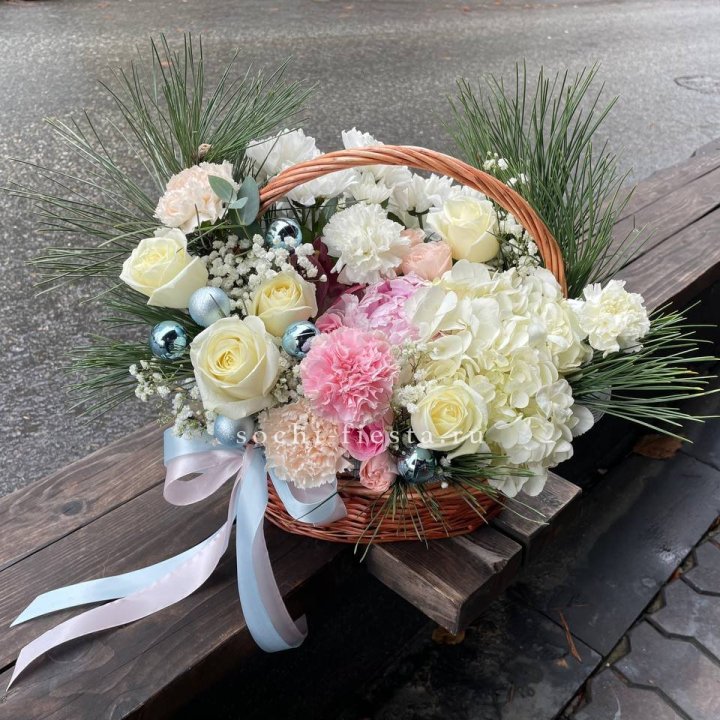 Новогодняя корзина  в Ангарске