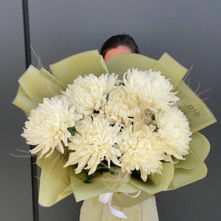 Букет одноголовых хризантем  в Ангарске