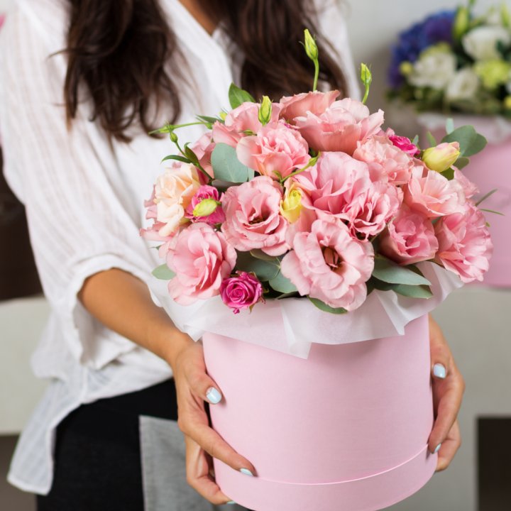 Эустома в шляпной коробке в Ангарске