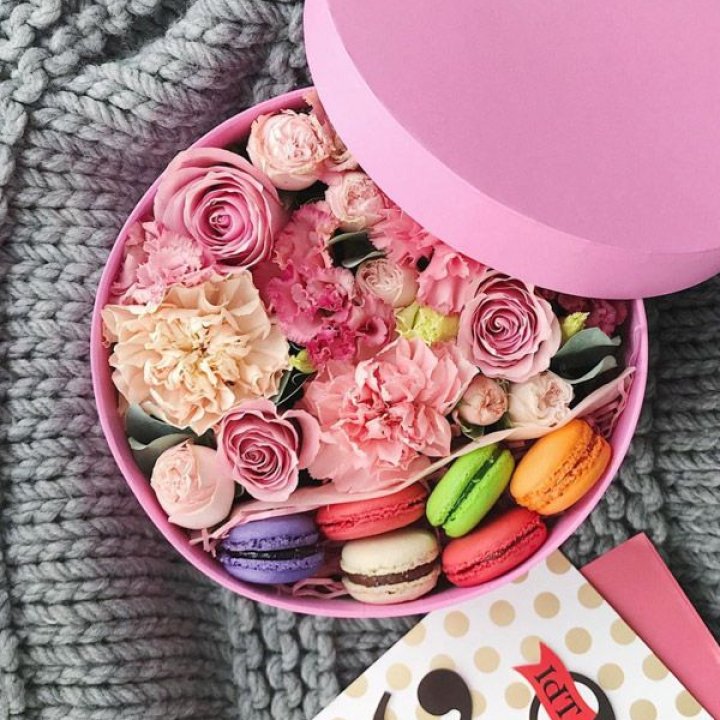 Цветочный бокс пинк в Ангарске