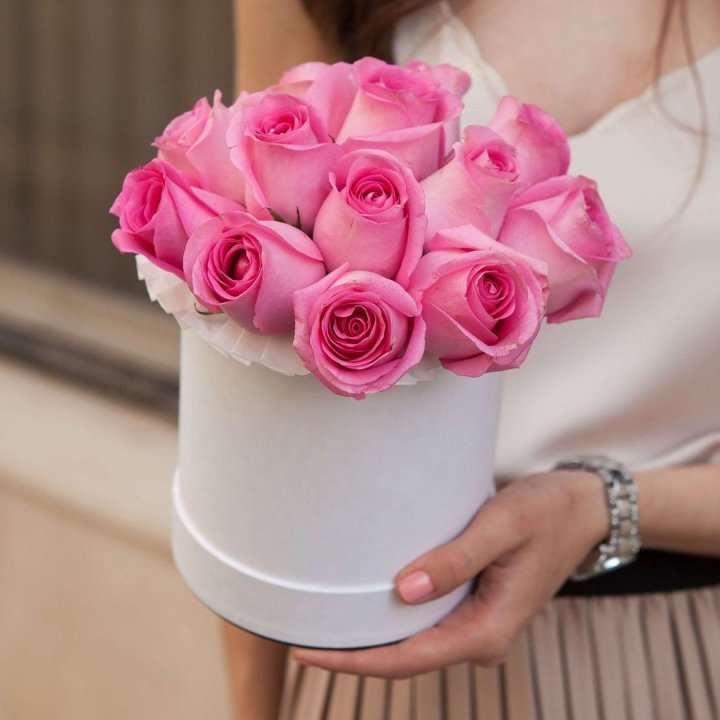 15 роз в боксе Кэтрин в Ангарске