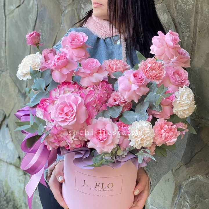 Цветочный бокс "Эсмиральда" в Ангарске