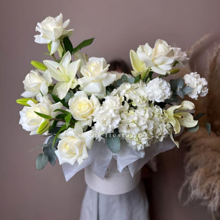 Цветочный бокс "Вайт дримс" в Ангарске