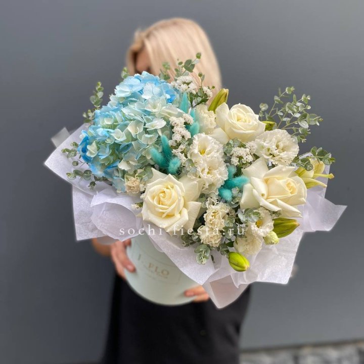 Цилиндр в голубых оттенках №1 в Ангарске