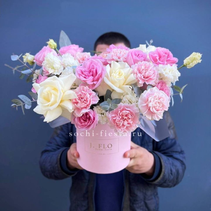 Цветочный бокс "Памела" в Ангарске