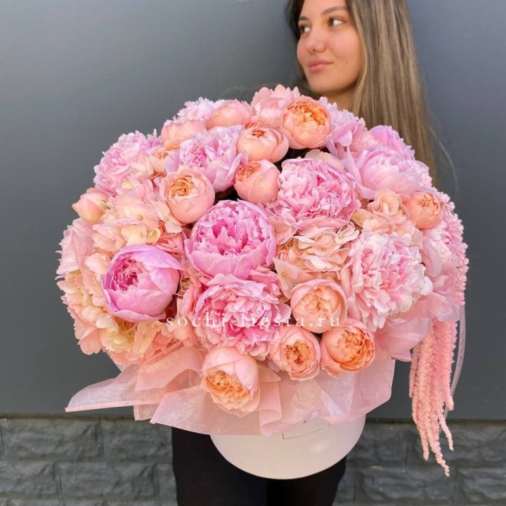 Коробка с пионами "Дабл фловер" в Ангарске