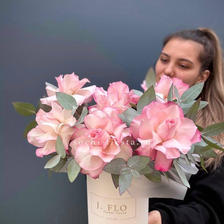7 Французских роз в боксе в Ангарске