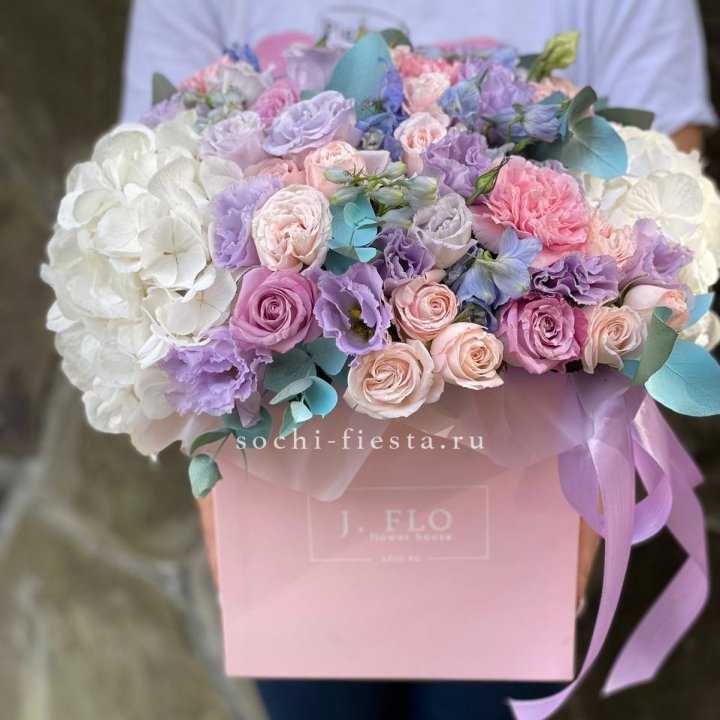 Цветочный бокс макси каб в Ангарске