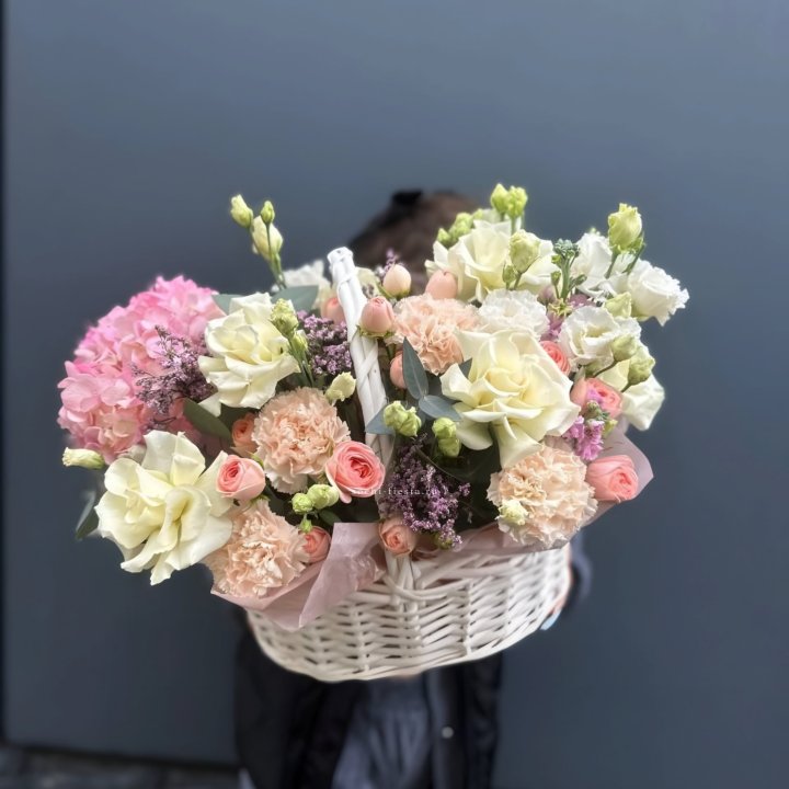 Цветочная корзина "Софтнес" в Ангарске