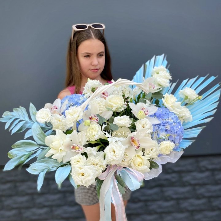 Цветочная корзина "Блю винч" в Ангарске