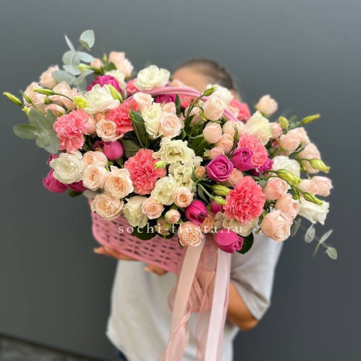 Цветочная корзина "Флоренция" в Ангарске
