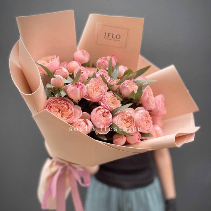 Букет из 9 кустовых роз Джульетта в Ангарске