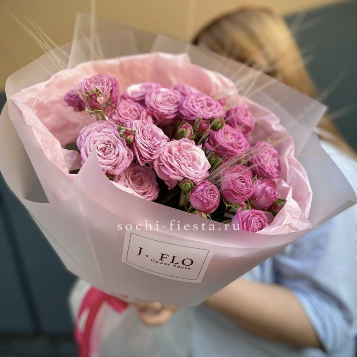 Пионовидные розы Мадам Бомбастик Pink в Ангарске