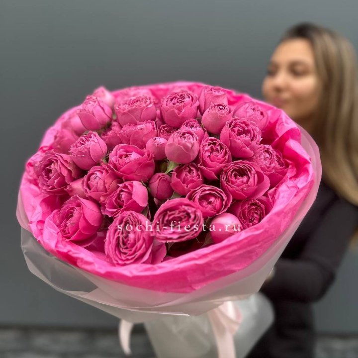 Букет из пионовидных роз  в Ангарске