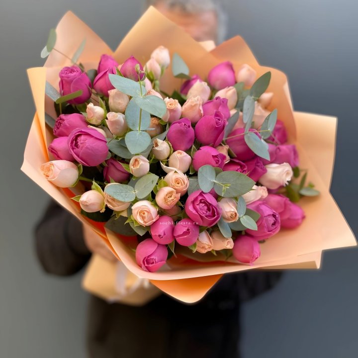 Букет кустовых роз Тендернес в Ангарске