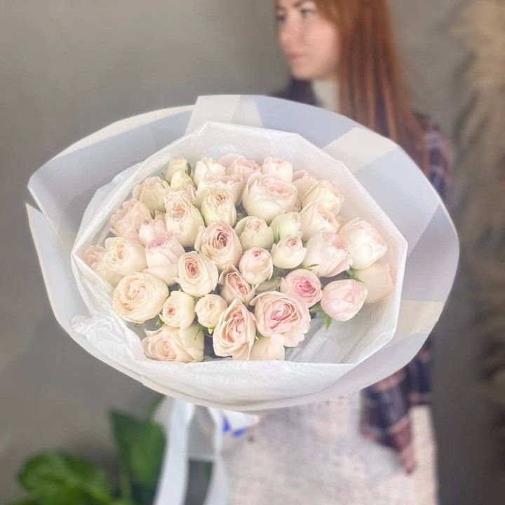 Букет кустовых роз в Ангарске