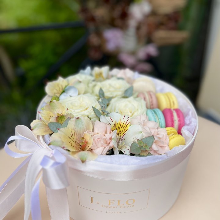 Цветочный бокс "Ника" в Ангарске