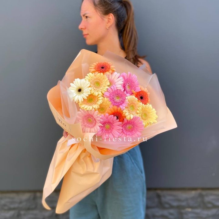 Букет разноцветных гербер в Ангарске