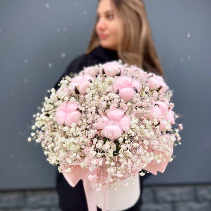 Гипсофилы с хлопком в шляпной коробке в Ангарске