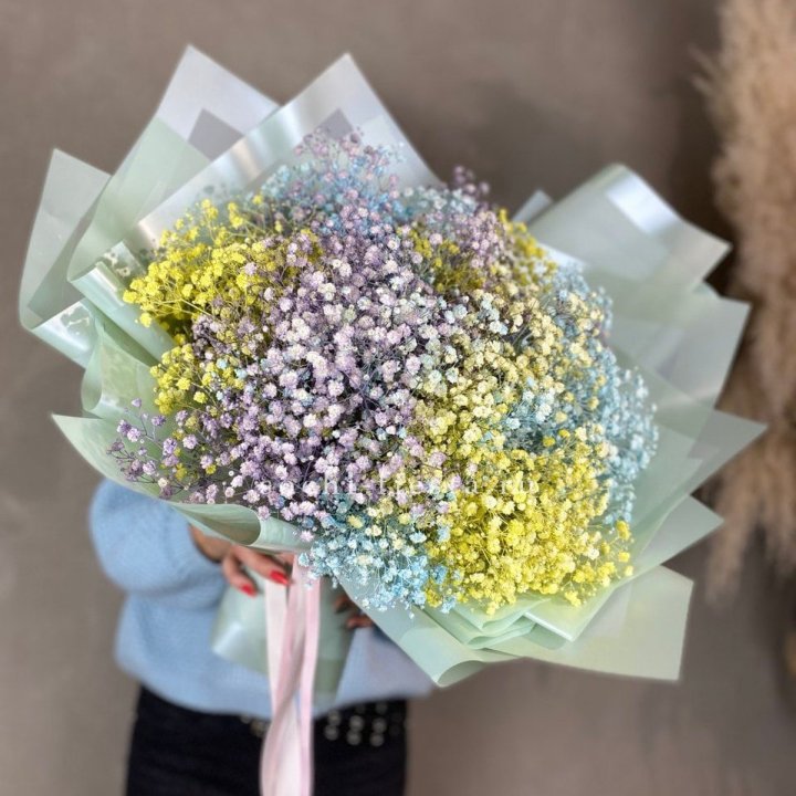 Букет радужных гипсофил в Ангарске