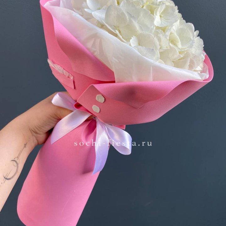 Гортензия в розовом пиджаке в Ангарске