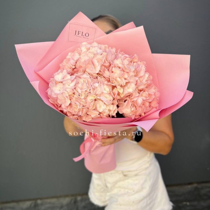 Букет гортензий "Крем" в Ангарске