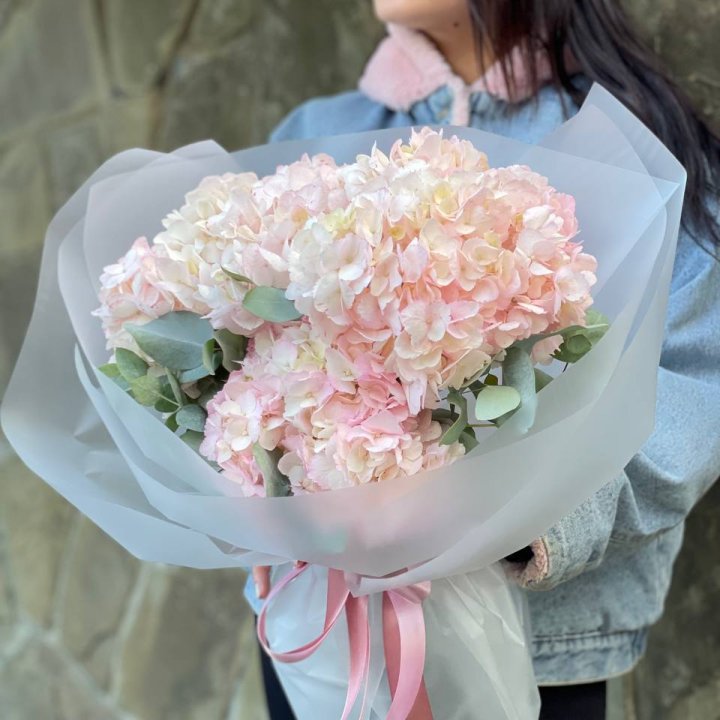 5 розовых гортензий в Ангарске