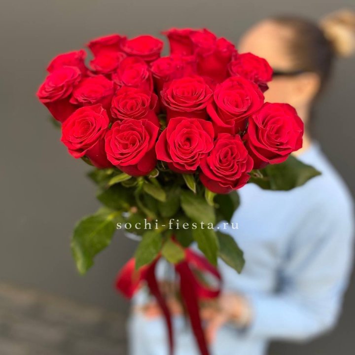 19 красных роз в Ангарске