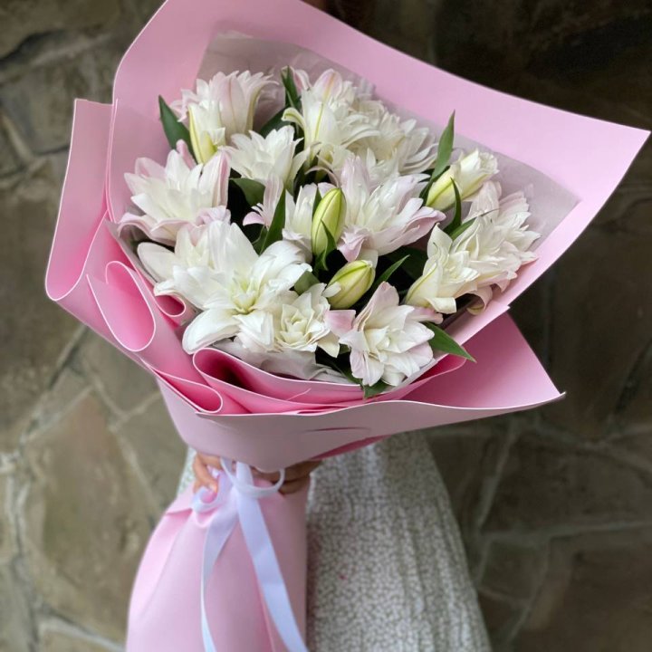 Букет пионовидных лилий №1 в Ангарске