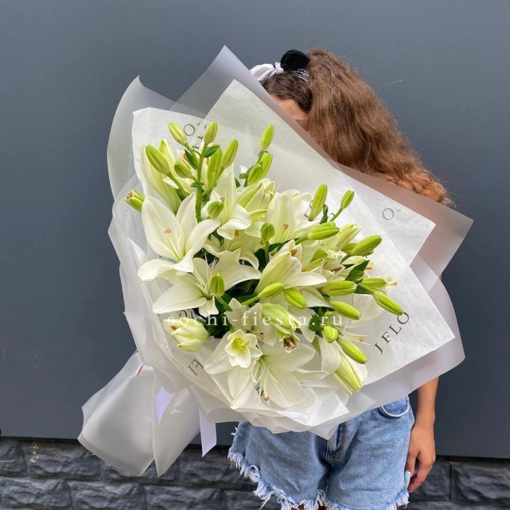 Букет  лилий "Воздушный"  в Ангарске