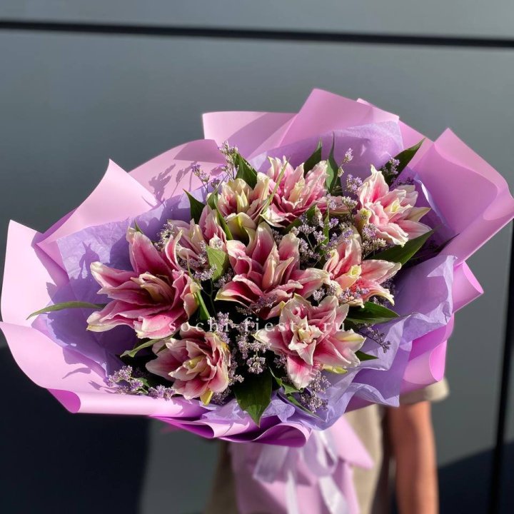 Букет пионовидных лилий №4 в Ангарске